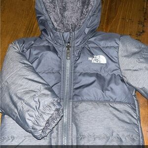 The North Face Kids' Hooded Puffer Jacket - Charcoal/Heather Gray